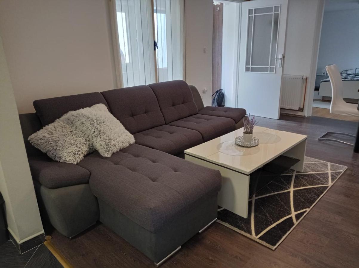 Petra Lägenhet Ðakovo Exteriör bild